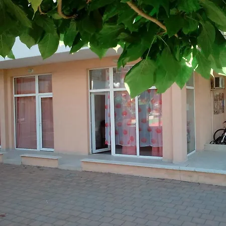 Bautik In Grand Kamelia Napospart