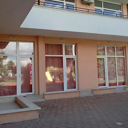 Bautik In Grand Kamelia Napospart